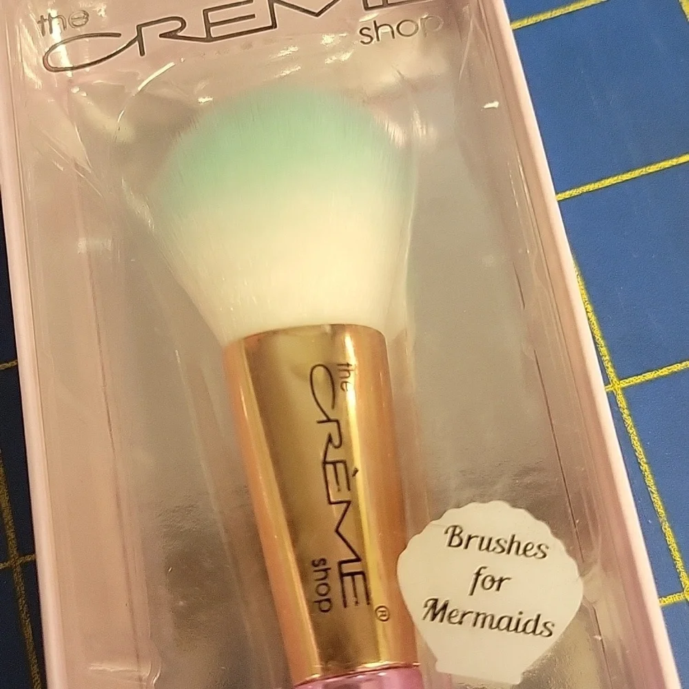 The Creme Shop Shore Thing Highlighter Brush 8